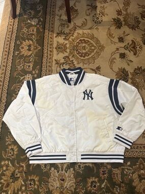 **New With Defect ** Starter New York Yankees white Women’s jacket Size XXL